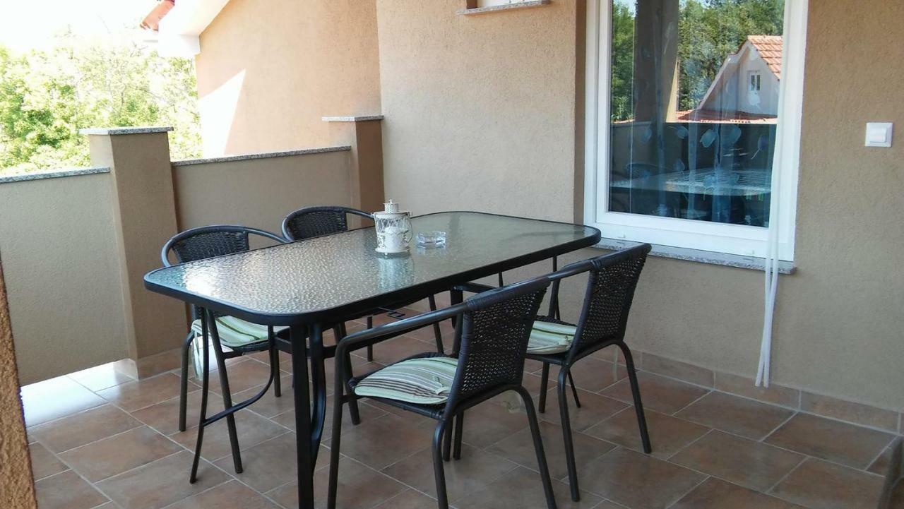 Apartments Anicic Coric 오미살즈 외부 사진