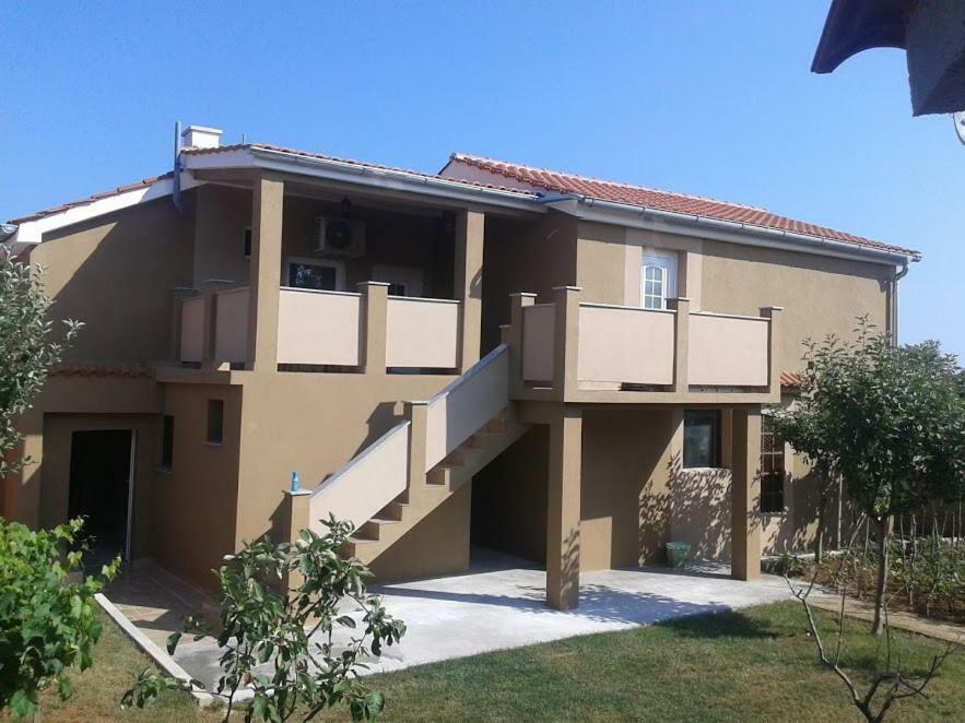 Apartments Anicic Coric 오미살즈 외부 사진