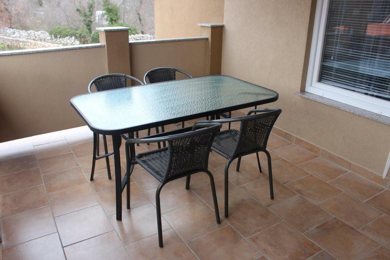 Apartments Anicic Coric 오미살즈 외부 사진