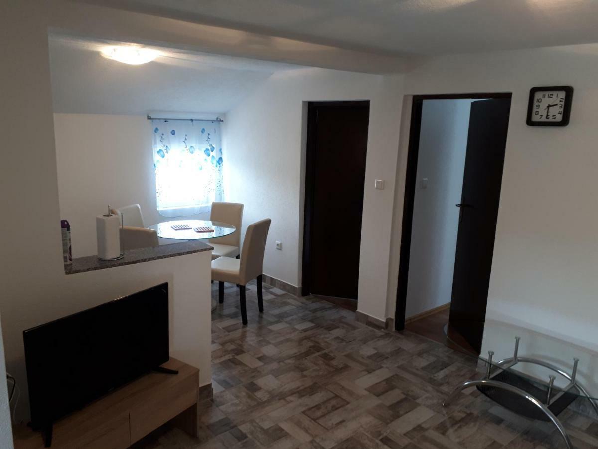 Apartments Anicic Coric 오미살즈 외부 사진